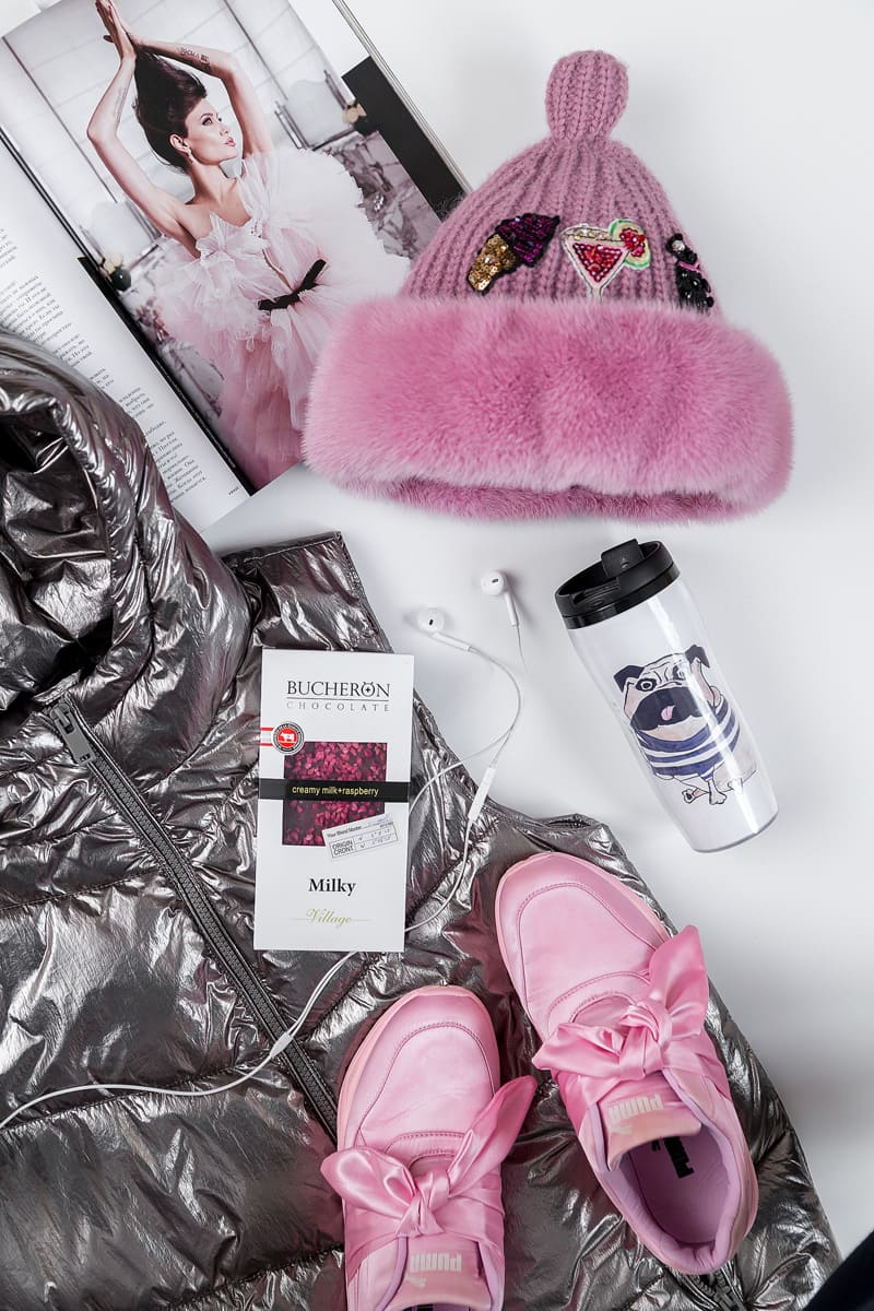 шапка розового цвета